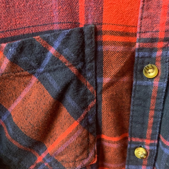 Navy and Red Urban Outfitters Flannel - Picture 5 of 5